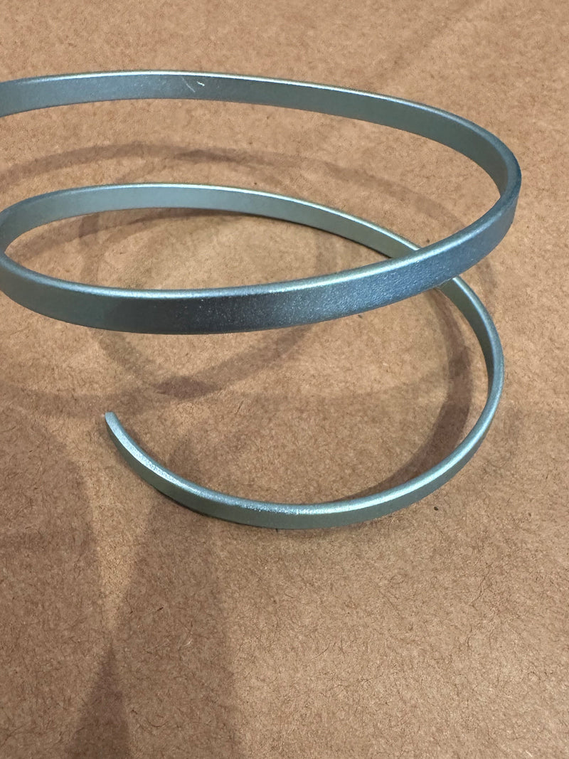 THIN SCUP BRACELET