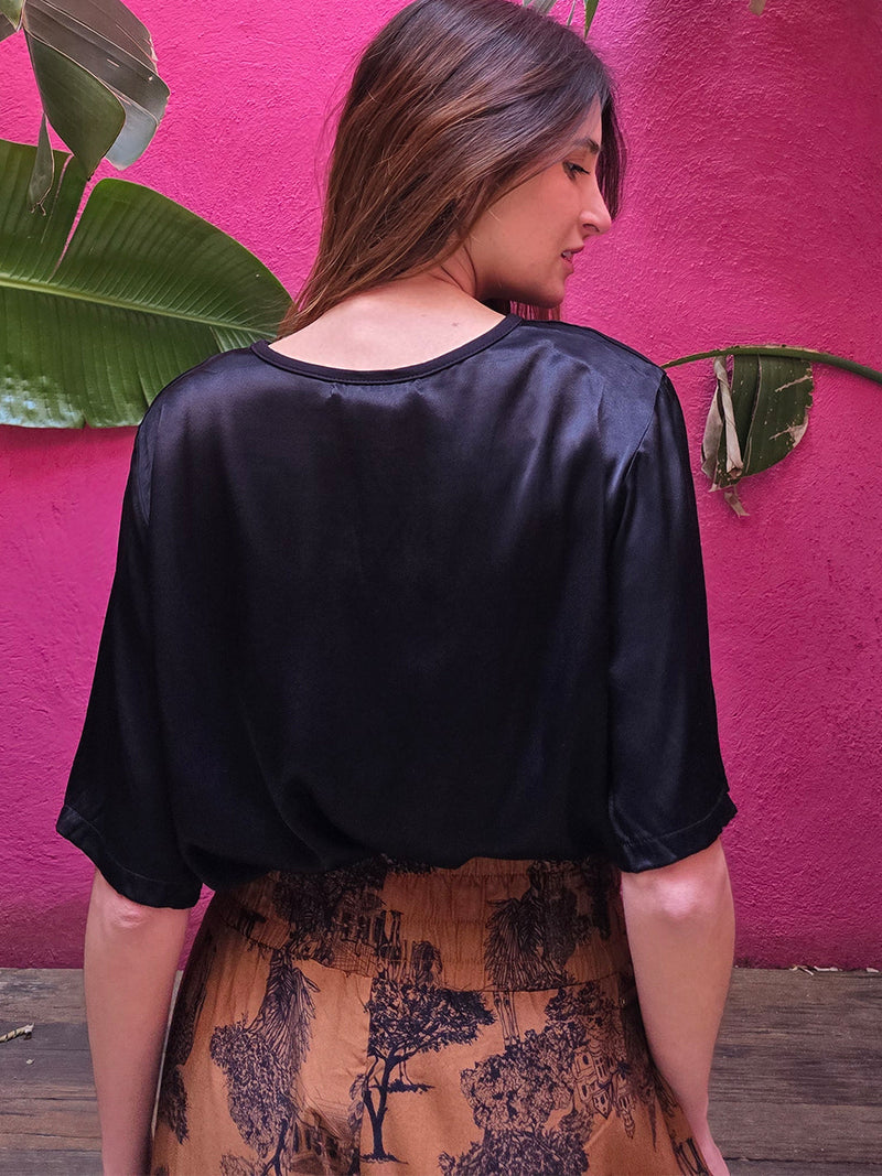 OPEN SILKY TEE
