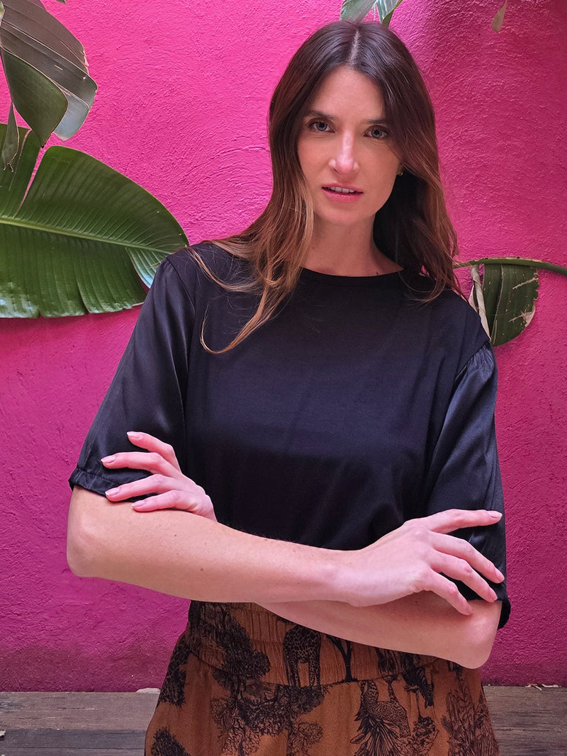 OPEN SILKY TEE